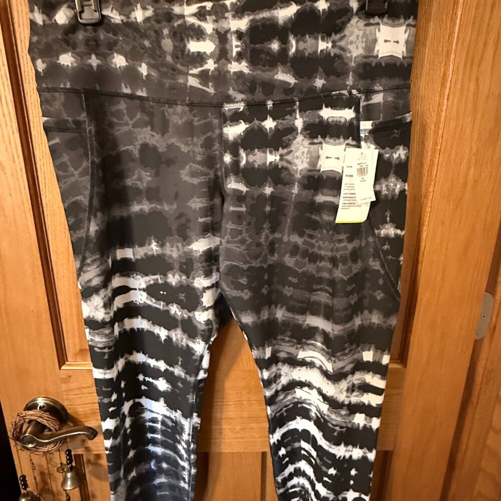 PLUS Women's Legging